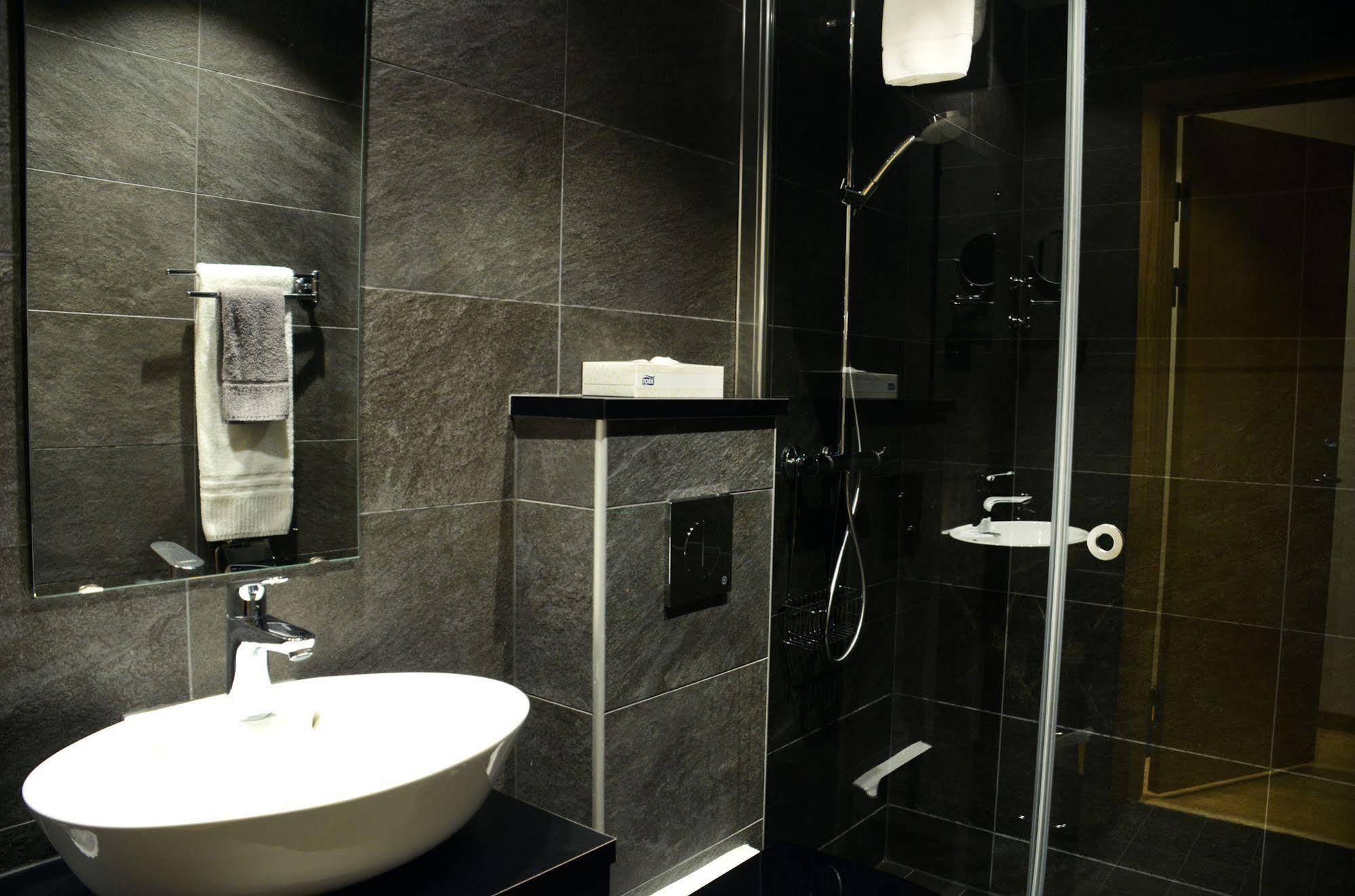 Home Hotel Bilan Karlstad Kültér fotó